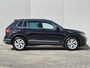 Volkswagen Tiguan 1.4 TSI eHybrid R-Line Business+ / Elektrische trekhaak / Trekgewicht 1.800 kg / Rondomzicht camera / Stuur- & Stoelverwarming / Elektrische achterklep / Voorstoelen met massage functie / Draadloze telefoon lader /