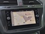 Volkswagen Tiguan 1.4 TSI eHybrid R-Line Business+ / Elektrische trekhaak / Trekgewicht 1.800 kg / Rondomzicht camera / Stuur- & Stoelverwarming / Elektrische achterklep / Voorstoelen met massage functie / Draadloze telefoon lader /
