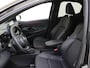 Toyota Yaris 1.5 Hybrid Executive | airco automatisch | Apple Carplay/Android Auto | Autonomous Emergency Braking | cruise control adaptief | dodehoek detectie | LED koplampen | lederen/stof bekleding | lichtmetalen Zwarte velgen 17" | navigatiesysteem full map | voorstoelen verwarmd
