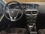 Volvo V40 1.6 T2 Momentum | Navigatie | Trekhaak | Bluetooth telefoonverbinding | DAB | Lichtmetalen velgen |