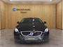 Volvo V40 1.6 T2 Momentum | Navigatie | Trekhaak | Bluetooth telefoonverbinding | DAB | Lichtmetalen velgen |
