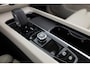 Volvo XC60 2.0 T6 Plug-in hybrid AWD Ultimate Style Bright | PANORAMADAK | LEDER .