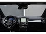Volvo XC40 B4 Plus Black Edition | Panoramisch Schuif-/Kanteldak | 360 Graden Camera | Google Navigatie | Harman Kardon Premium Sound | Elektrische voorstoelen | Keyless | BLIS | Adaptieve Cruise Control | Pilot Assist | 20 inch Lichtmetalen Velgen | Elektrische Achterklep |
