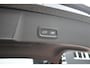 Volvo XC40 B4 Plus Black Edition | Panoramisch Schuif-/Kanteldak | 360 Graden Camera | Google Navigatie | Harman Kardon Premium Sound | Elektrische voorstoelen | Keyless | BLIS | Adaptieve Cruise Control | Pilot Assist | 20 inch Lichtmetalen Velgen | Elektrische Achterklep |