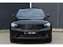Volvo XC40 B4 Plus Black Edition | Panoramisch Schuif-/Kanteldak | 360 Graden Camera | Google Navigatie | Harman Kardon Premium Sound | Elektrische voorstoelen | Keyless | BLIS | Adaptieve Cruise Control | Pilot Assist | 20 inch Lichtmetalen Velgen | Elektrische Achterklep |