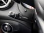 Mercedes-Benz CLA 180 AMG Sport Automaat (GROOT NAVI, LEDER/ALCANTARA, KEYLESS START, SPORTSTOELEN, XENON, PARKEERSENSOREN, CRUISE, NIEUWE APK, NIEUWSTAAT)