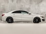 Mercedes-Benz CLA 180 AMG Sport Automaat (GROOT NAVI, LEDER/ALCANTARA, KEYLESS START, SPORTSTOELEN, XENON, PARKEERSENSOREN, CRUISE, NIEUWE APK, NIEUWSTAAT)