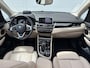 BMW 2-Serie Active Tourer 218i High Executive / Trekhaak (  1300 kg ) / Parking Pack / Panorama dak /