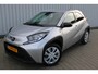 Toyota Aygo X 1.0 VVT-i MT Play | Incl. 12 maanden garantie | Adaptieve cruise control | Airco | Apple carplay/Android auto | DAB radio | Parkeercamera |