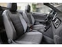 Volkswagen T-Roc Cabrio 1.5 TSI 150 pk R-Line | IQ. Light | Beats | Keyless | Trekhaak | 100% (Dealer) onderhouden label