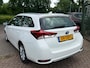 Toyota Auris Touring Sports 1.8 Hybrid Aspiration 2e eigenaar dealer onderhouden achteruit camera navigatie cruis control