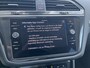 Volkswagen Tiguan 1.4 TSI eHybrid Life / Zwenkbare Trekhaak / Parkeersensoren V+A / Dodehoek Sensor / Stuur + Stoelverwarming / LED