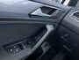 Volkswagen Tiguan 1.4 TSI eHybrid Life / Zwenkbare Trekhaak / Parkeersensoren V+A / Dodehoek Sensor / Stuur + Stoelverwarming / LED
