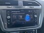 Volkswagen Tiguan 1.4 TSI eHybrid Life / Zwenkbare Trekhaak / Parkeersensoren V+A / Dodehoek Sensor / Stuur + Stoelverwarming / LED