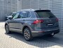 Volkswagen Tiguan 1.4 TSI eHybrid Life / Zwenkbare Trekhaak / Parkeersensoren V+A / Dodehoek Sensor / Stuur + Stoelverwarming / LED