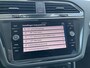 Volkswagen Tiguan 1.4 TSI eHybrid Life / Zwenkbare Trekhaak / Parkeersensoren V+A / Dodehoek Sensor / Stuur + Stoelverwarming / LED