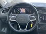 Volkswagen Tiguan 1.4 TSI eHybrid Life / Zwenkbare Trekhaak / Parkeersensoren V+A / Dodehoek Sensor / Stuur + Stoelverwarming / LED