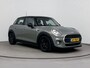 MINI Cooper 5-Deurs 1.5 Business | Navigatie | Sportstoelen | Two tone | Cruise control | Lm-wielen |