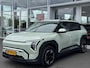 Kia EV3 Plus 81.4 kWh Dodehoeksensor | Stoel/stuurverwarming | Parkeersensor voor en achter | Achteruitrijcamera | Navigatie | Cruise control Adaptive | Draadloze oplader telefoon