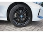 BMW 3-Serie Touring 330e xDrive | M Sport | M3 stoelen | Pano | HUD | Trekhaak | H&K