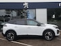 Peugeot e-2008 EV 54kWh 156pk GT |Navi|BT|Camera 360°|Cruise&Climate Control|Draadloze telefoonoplader|Parkeersen v+a|LM-velgen|AppleCarplay&AndroidAuto|ISO-fix