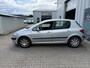 Peugeot 307 1.6-16V XT 5-deurs (Modelreeks 2001 - 2005) / Airco / Centrale deur vergrendeling /