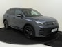 Volkswagen Tiguan 1.5 eHybrid R-Line Edition | SoH 97% | Panoramadak | Trekhaak | 360 camera | Adaptieve demping | Black style | Keyless | Stoel- en stuurwielverwarming | Parkeerassistent |