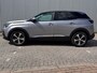 Peugeot 3008 130 PK Automaat | Trekhaak | Navigatie | Parkeersensoren voor en achter | Apple Carplay / Android Auto | | Lederen stuurwiel | Lendesteunen (verstelbaar) | Metaalkleur