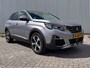 Peugeot 3008 130 PK Automaat | Trekhaak | Navigatie | Parkeersensoren voor en achter | Apple Carplay / Android Auto | | Lederen stuurwiel | Lendesteunen (verstelbaar) | Metaalkleur