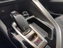Peugeot 3008 130 PK Automaat | Trekhaak | Navigatie | Parkeersensoren voor en achter | Apple Carplay / Android Auto | | Lederen stuurwiel | Lendesteunen (verstelbaar) | Metaalkleur
