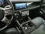Land Rover Defender 110 2.0 P400e 110 Urban WideTrack Look | Panoramadak | Explorer Pack | Sidesteps | Lightbar | Trekhaak | Meridian