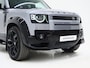 Land Rover Defender 110 2.0 P400e 110 Urban WideTrack Look | Panoramadak | Explorer Pack | Sidesteps | Lightbar | Trekhaak | Meridian