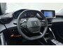 Peugeot e-2008 EV Active Pack 50 kWh | Lichtmetalen velgen | Parkeersensoren achter | SOH 92% | Camera | Navigatie