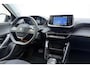 Peugeot e-2008 EV Active Pack 50 kWh | Lichtmetalen velgen | Parkeersensoren achter | SOH 92% | Camera | Navigatie
