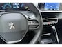 Peugeot e-2008 EV Active Pack 50 kWh | Lichtmetalen velgen | Parkeersensoren achter | SOH 92% | Camera | Navigatie