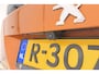 Peugeot e-2008 EV Active Pack 50 kWh | Lichtmetalen velgen | Parkeersensoren achter | SOH 92% | Camera | Navigatie