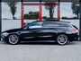 Mercedes-Benz CLA Shooting Brake 200 AMG | Burmester Audio | Schuif/ Kantel | Wide Screen | Stoelverwarming | Memory Stoelen | Alcantara | Sfeerverlichting | Leder | Panoramadak | LED Koplampen | Cruise Control | Climate Control |