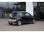 Volkswagen Up! 1.0 cross up! BlueMotion 75PK / 55kW, 1e eigenaar nieuw door ons geleverd en onderhouden, parkeersensoren achter, afneembare navigatie, airco, elektrisch verstel- en verwarmbare buitenspiegels, cruise control, elektrische ramen, 16" LMV, privacy glas, lederen stuurwiel