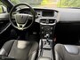 Volvo V40 2.0 T4 190PK Automaat Trekhaak Clima Cruise Leer