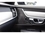 Volvo V90 2.0 T6 Plug-in Hybrid AWD Plus Dark | PHEV Long Range | 360 Graden Camera | Panoramadak | Head-up Display | Harman Kardon Audio | Trekhaak | Cruise Control Adaptief | BLIS | Sportstoelen