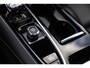 Volvo V90 2.0 T6 Plug-in Hybrid AWD Plus Dark | PHEV Long Range | 360 Graden Camera | Panoramadak | Head-up Display | Harman Kardon Audio | Trekhaak | Cruise Control Adaptief | BLIS | Sportstoelen