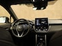Toyota Corolla Cross Hybrid 200 STYLE - ORIGINEEL NEDERLANDE AUTO - ELEKTRISCHE ACHTERKLEP - KEYLESS ENTRY/START - DODEHOEKDETECTIE - VOORSTOELEN VERWARMD - STUURVERWARMING - AIRCO AUTOMATISCH - CRUISE CONTROL ADAPTIEF - PANORAMADAK