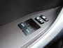 Toyota iQ 1.0 VVTi Executive (Navigatie,Keyless entry,Climatecontrol,Lm velgen,Spiegels elek.inklapbaar)