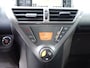 Toyota iQ 1.0 VVTi Executive (Navigatie,Keyless entry,Climatecontrol,Lm velgen,Spiegels elek.inklapbaar)
