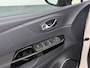 Renault Captur TCe 90PK Trekhaak Stoelverwarming Camera Navi Pdc Ecc Dynamique Keyless Lmv 17" Isofix R-Link Bluetooth Regen-Lichtsensor Two-Tone 1.200KG Trekgewicht Origineel Nederlandse Auto