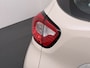 Renault Captur TCe 90PK Trekhaak Stoelverwarming Camera Navi Pdc Ecc Dynamique Keyless Lmv 17" Isofix R-Link Bluetooth Regen-Lichtsensor Two-Tone 1.200KG Trekgewicht Origineel Nederlandse Auto