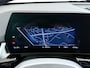 BMW iX1 xDrive30 313PK 4WD M-Pack Launch Edition SOH 100% Leder Harman/Kardon®-Audio Android Auto Apple Carplay Camera Adaptief onderstel Navi-Pro Pdc AWD Live Cockpit Plus Privacy Glas Led Elek.Achterklep Lmv 19" Isofix DAB Origineel Nederlandse Auto