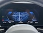 BMW iX1 xDrive30 313PK 4WD M-Pack Launch Edition SOH 100% Leder Harman/Kardon®-Audio Android Auto Apple Carplay Camera Adaptief onderstel Navi-Pro Pdc AWD Live Cockpit Plus Privacy Glas Led Elek.Achterklep Lmv 19" Isofix DAB Origineel Nederlandse Auto