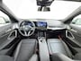 BMW iX1 xDrive30 313PK 4WD M-Pack Launch Edition SOH 100% Leder Harman/Kardon®-Audio Android Auto Apple Carplay Camera Adaptief onderstel Navi-Pro Pdc AWD Live Cockpit Plus Privacy Glas Led Elek.Achterklep Lmv 19" Isofix DAB Origineel Nederlandse Auto