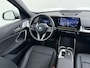 BMW iX1 xDrive30 313PK 4WD M-Pack Launch Edition SOH 100% Leder Harman/Kardon®-Audio Android Auto Apple Carplay Camera Adaptief onderstel Navi-Pro Pdc AWD Live Cockpit Plus Privacy Glas Led Elek.Achterklep Lmv 19" Isofix DAB Origineel Nederlandse Auto